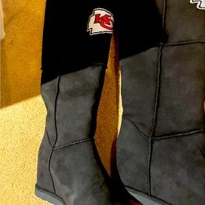 Kansas City Chiefs boots …lined in fur never worn tags and box included